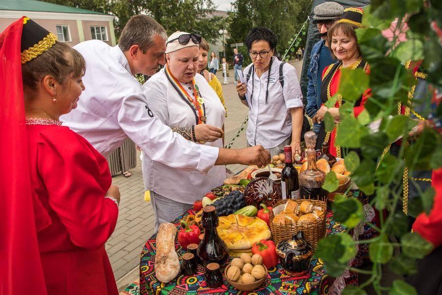 Особое внимание шеф-повара уделяют рецептам старожильческой кухни