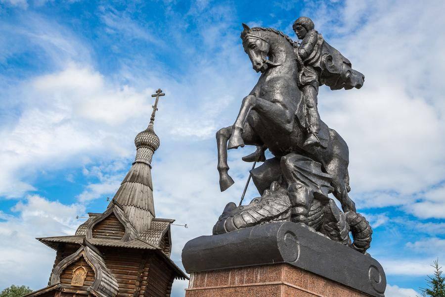 Тех, кто завершил дегустации, встречает музей-заповедник «Старина сибирская»