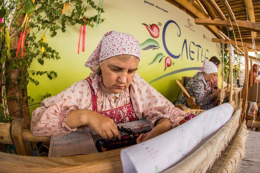 Впервые в рамках «Слетья» проводится конкурс ковроткачества «Пряли, клали»