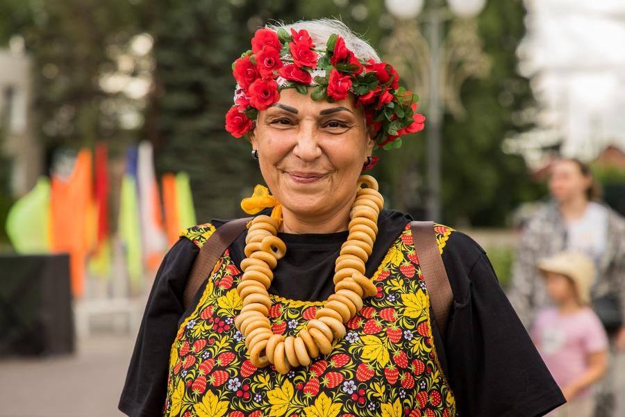 Кто-то хотел бы присоединиться, но нельзя надолго оставлять торговую палатку