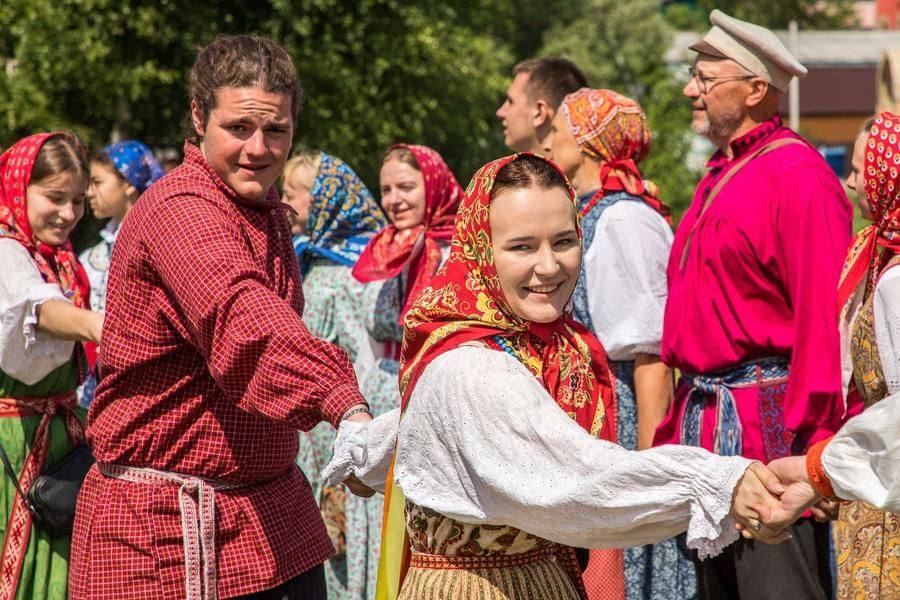 И вот рисунок танца меняется вновь