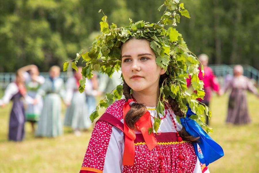 Это позволяет испытать чувство единения с земляками и со всем миром