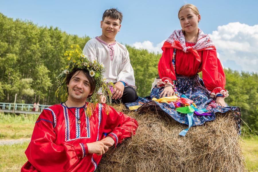 Ни молодежи, ни взрослым еще долго не хочется расходиться